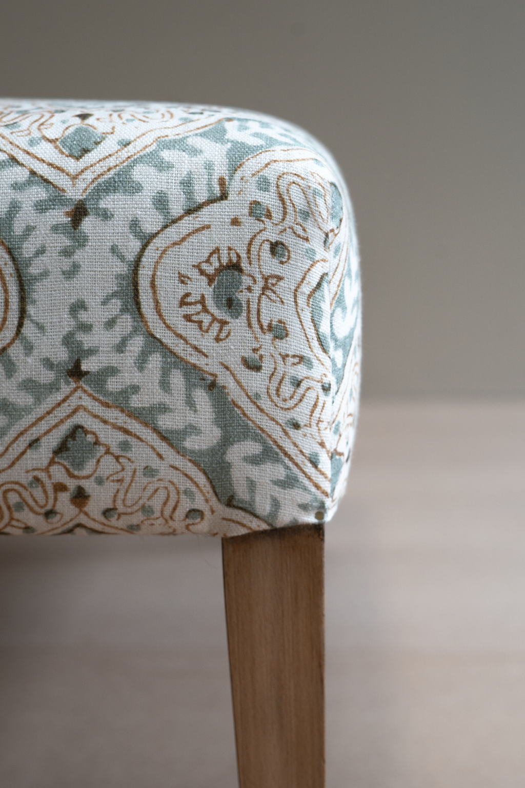 Lynette - Upholstered coffee table