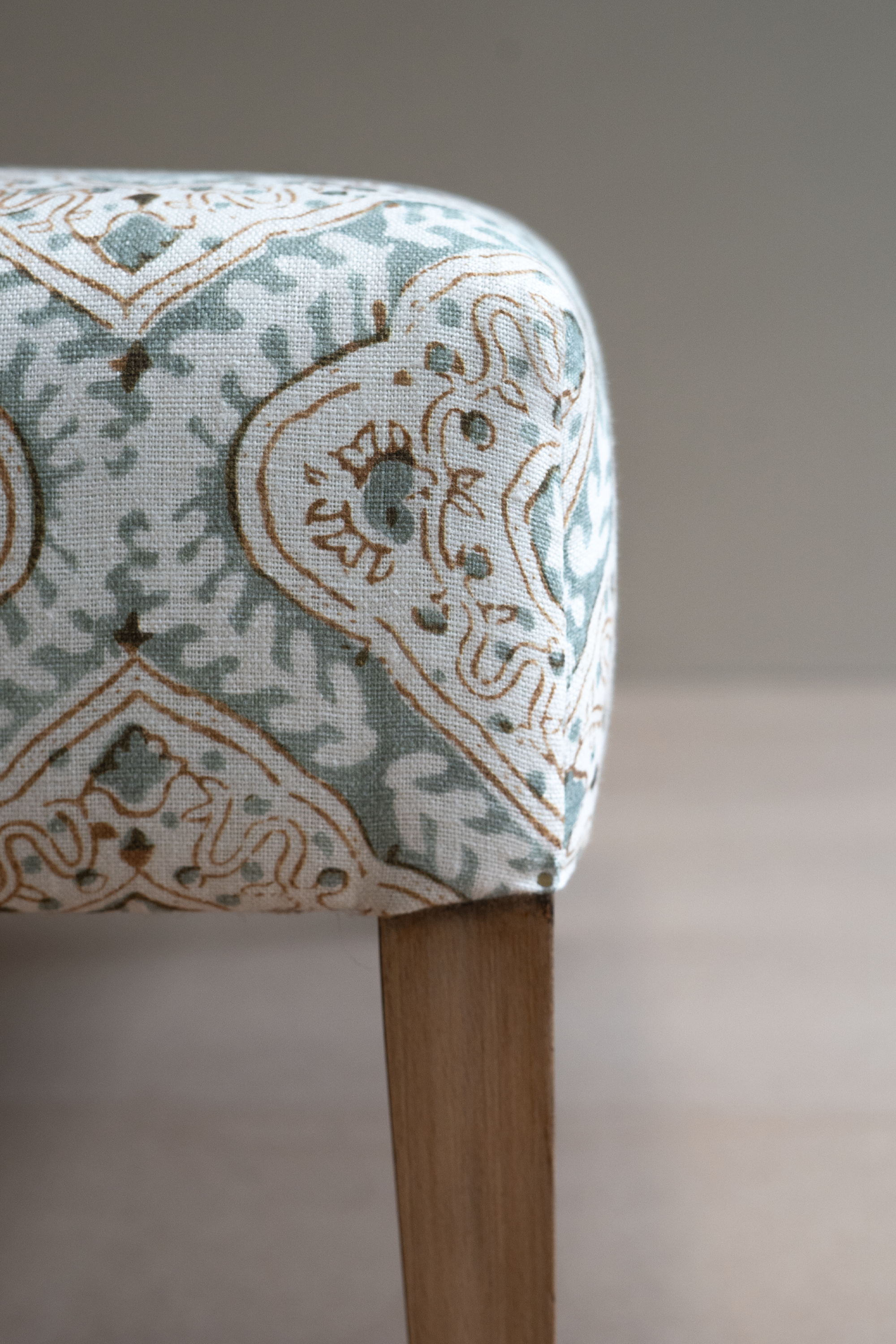 Lynette - Upholstered coffee table